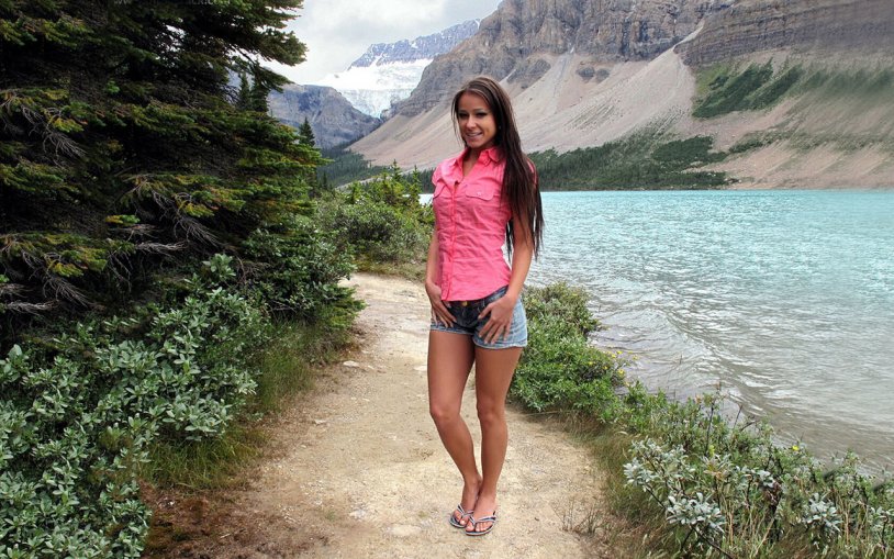 Melisa Mendiny in shorts