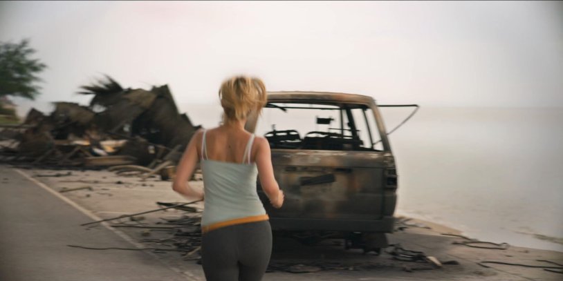 Ana de Armas Black Laguna