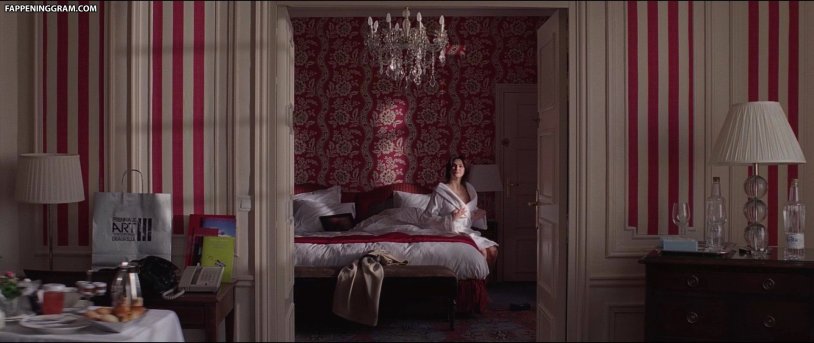 Helena Kristensen Hot