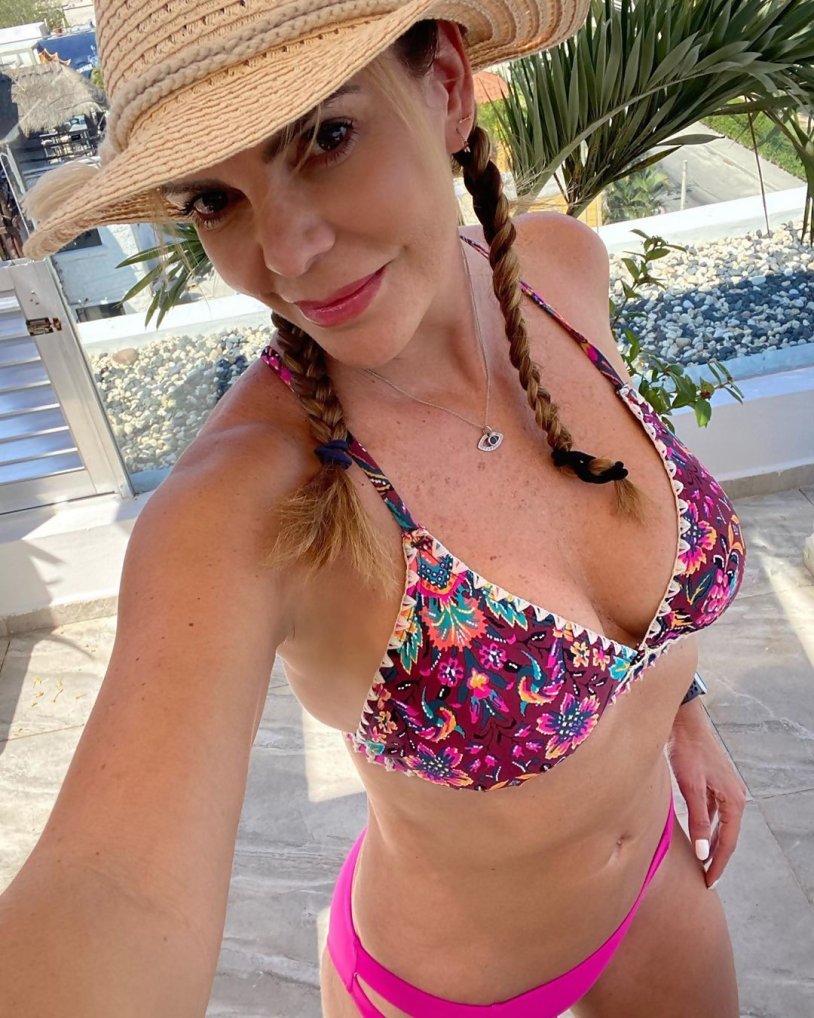 Letizia Carvallo Sexy