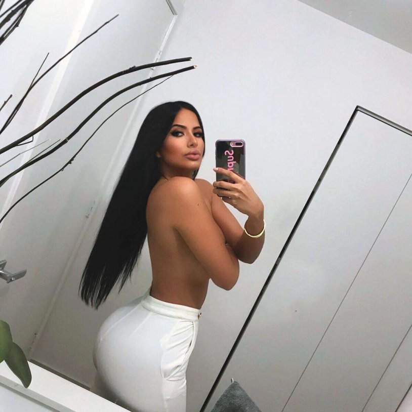 Maria Gabriela Lobaton Gif