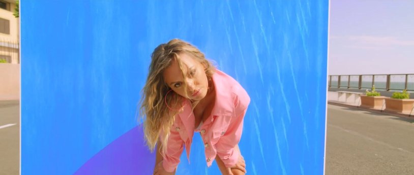 Alexandra Stan is hot