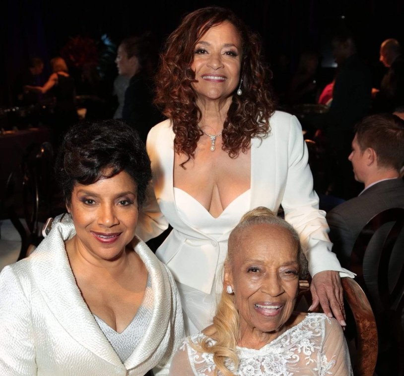 Nichelle Nichols and Zoe Saldan