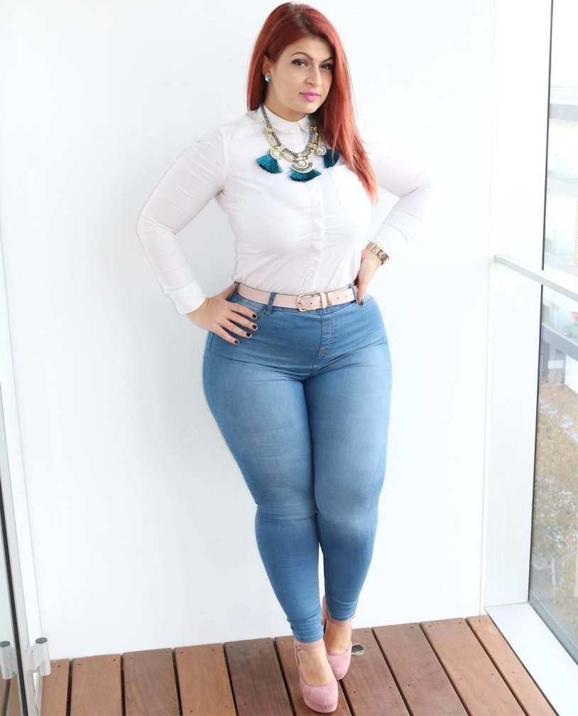 Ioana chira in bikini