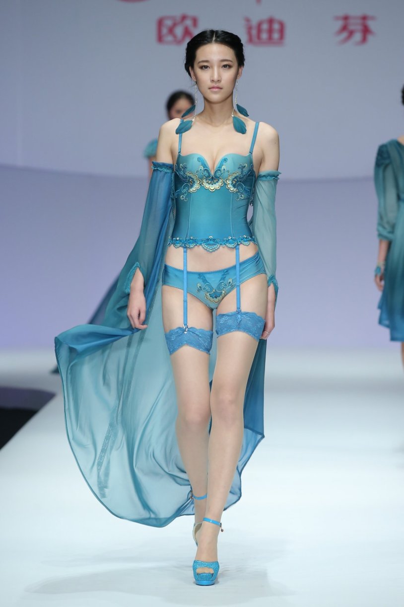 Asian girls in the style of nude