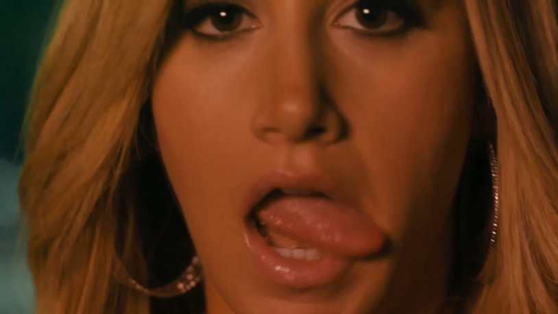 Jessica Ashley Selfie