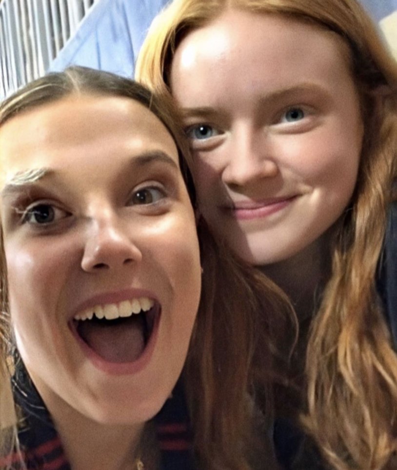 Милли Бобби Браун и Сэди синк фото