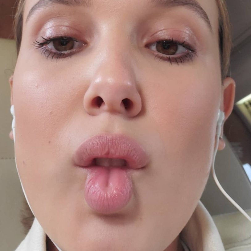 Милли Бобби Браун рот