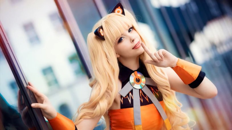 Seeu girl and real