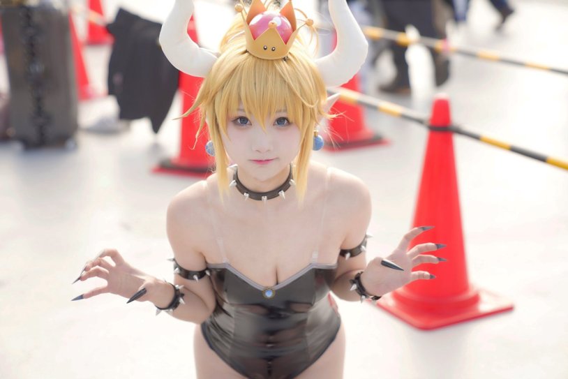 Cosplay Chinese women naked