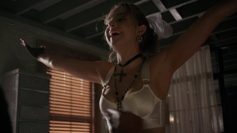 Элизабет Гиллис порнуха.