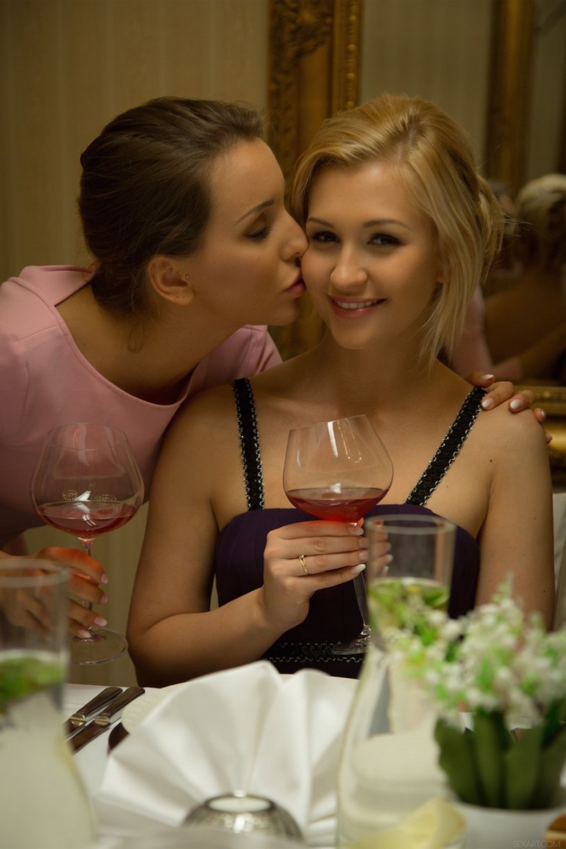 Naked News 2016 Catherine Curtis