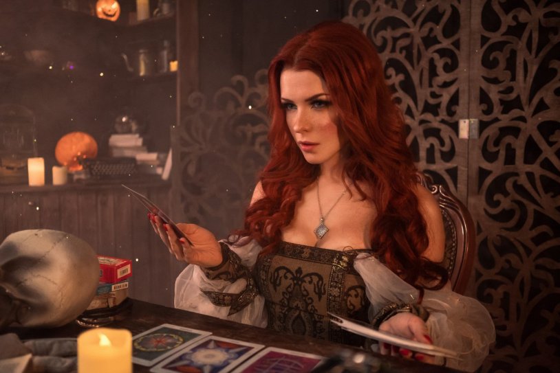 Hunter Schafer chest