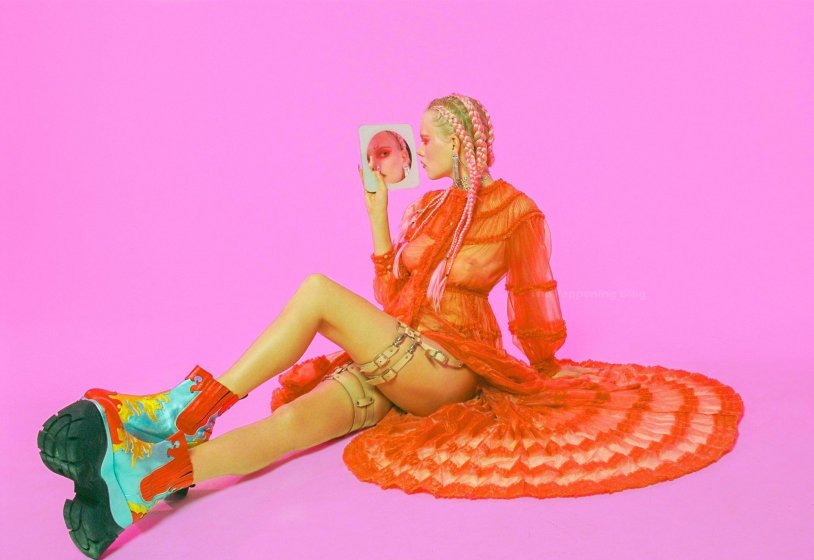 Julia Almendra (Julia) Nude