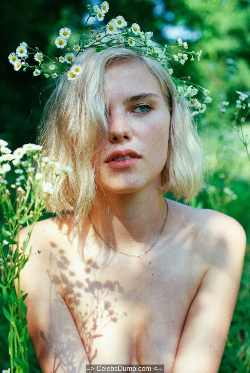 Naked Jana Kruger and Lola McDonnell Toples by Cameron Hammond