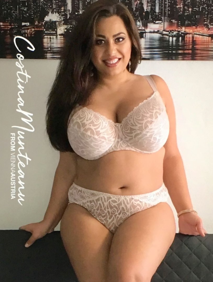 Sophie di in black stockings