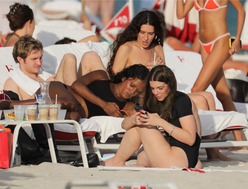 Julia Fox is dancing