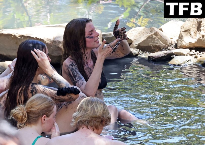 Julia Fox 2022 on the beach