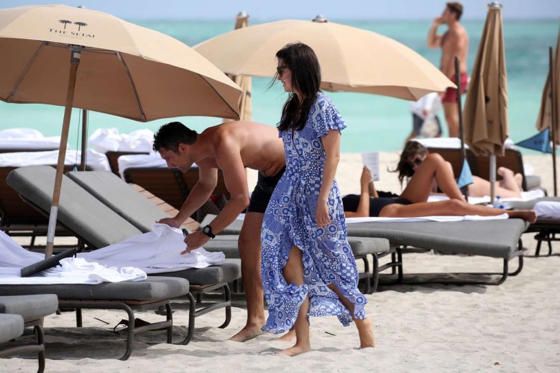 Young girls downsbluz