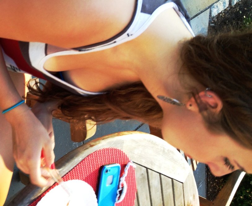 Young girls downsbluz