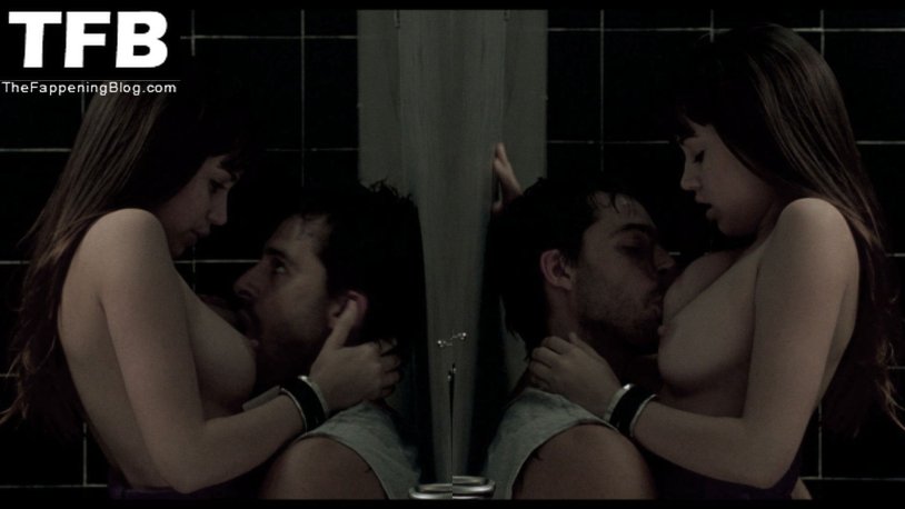 Anna de Armas naked in the film