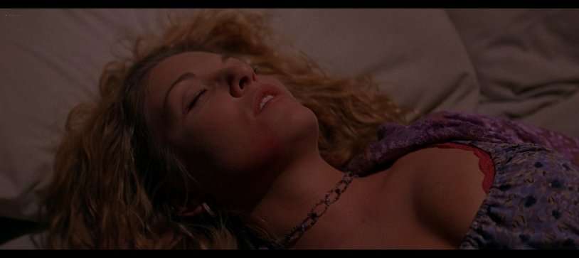 Film Vampire 1998 Cheryl Lee on the bed