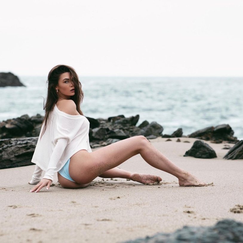 Jessica Natsarenus is hot