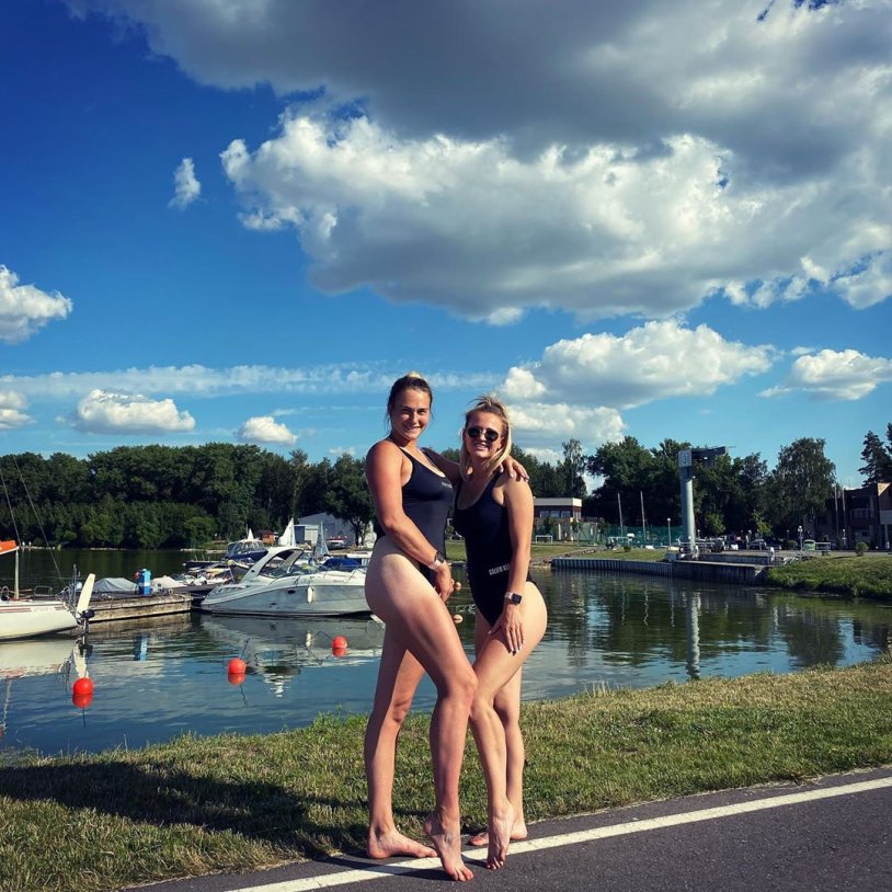 Arina Sobolenko barefoot