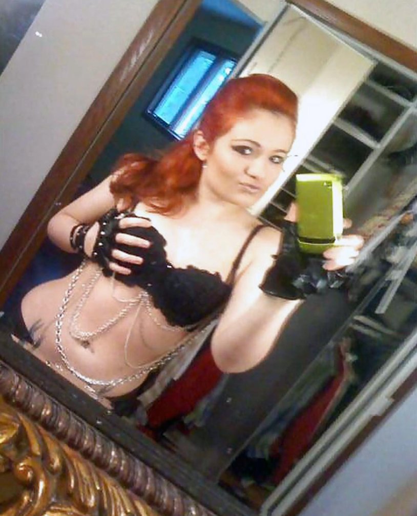 Scarlett Bordeaux photo