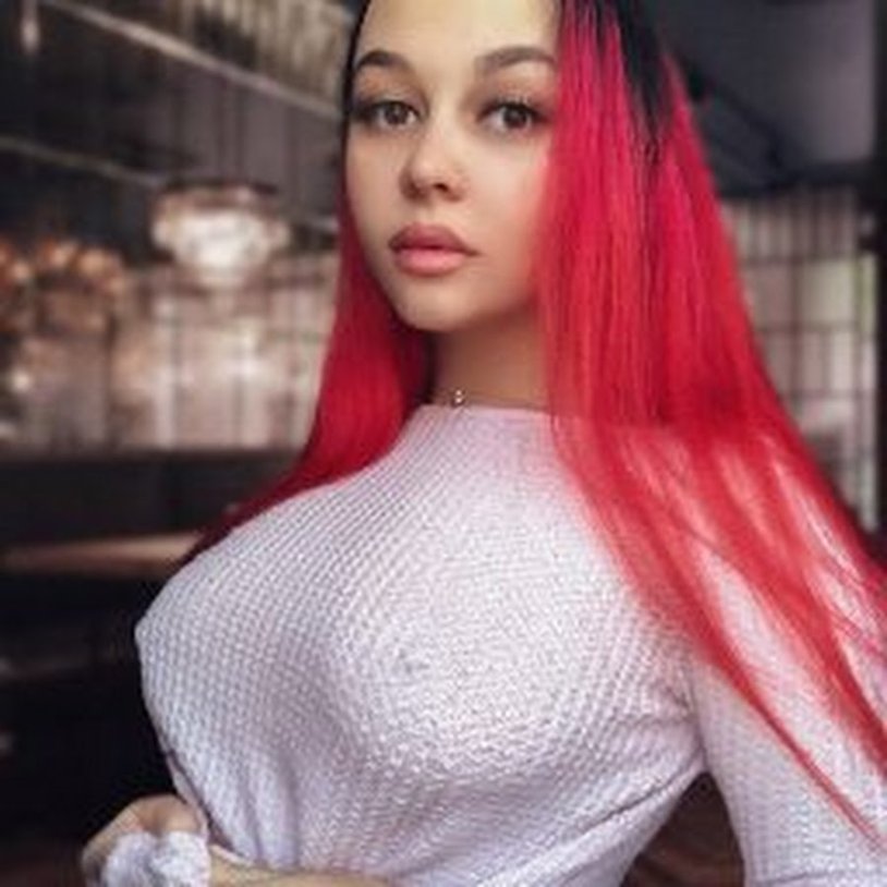 Veronika Konovalova Nikki minnie