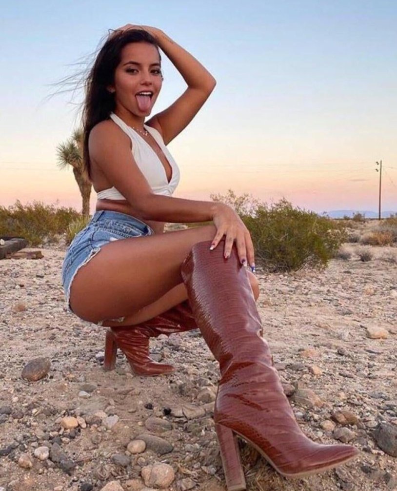 Isabelle Enimol Crossing 34