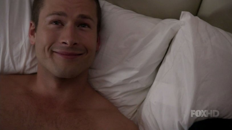 Glen Powell bed scenes