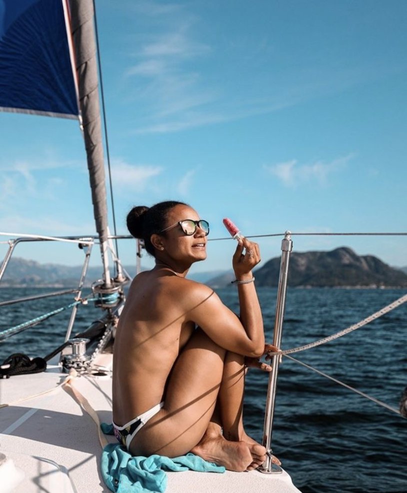 Cunnilingus girls on a yacht