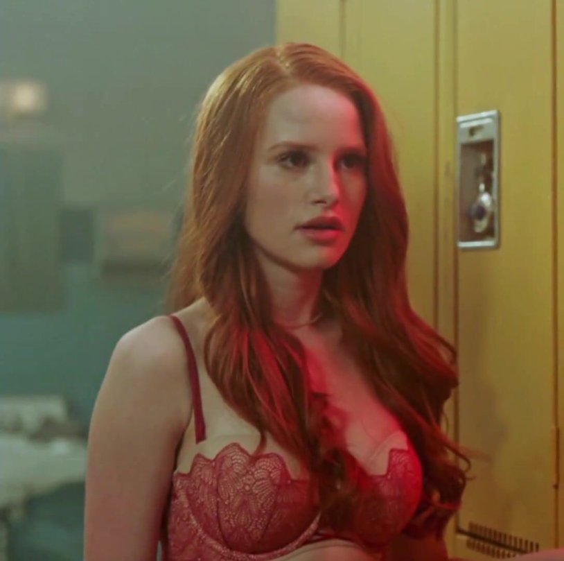 Camilla Mendes Hot Riverdale