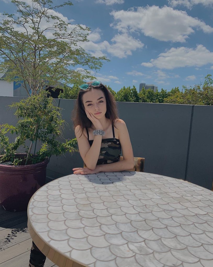 Save the kisses of the couple