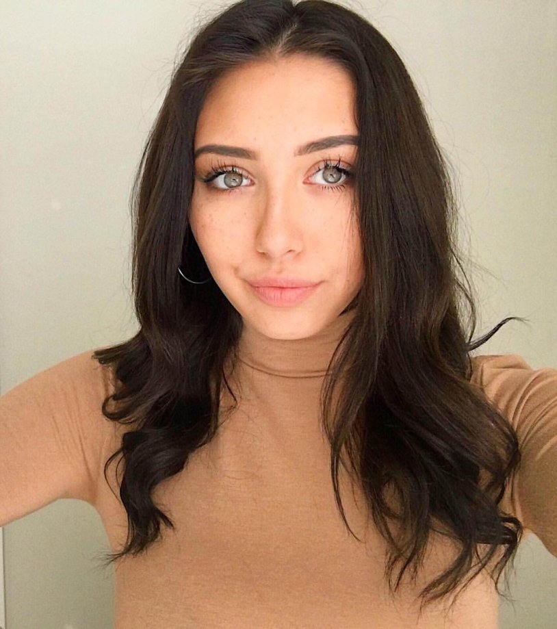 Azsae Seimone is hot