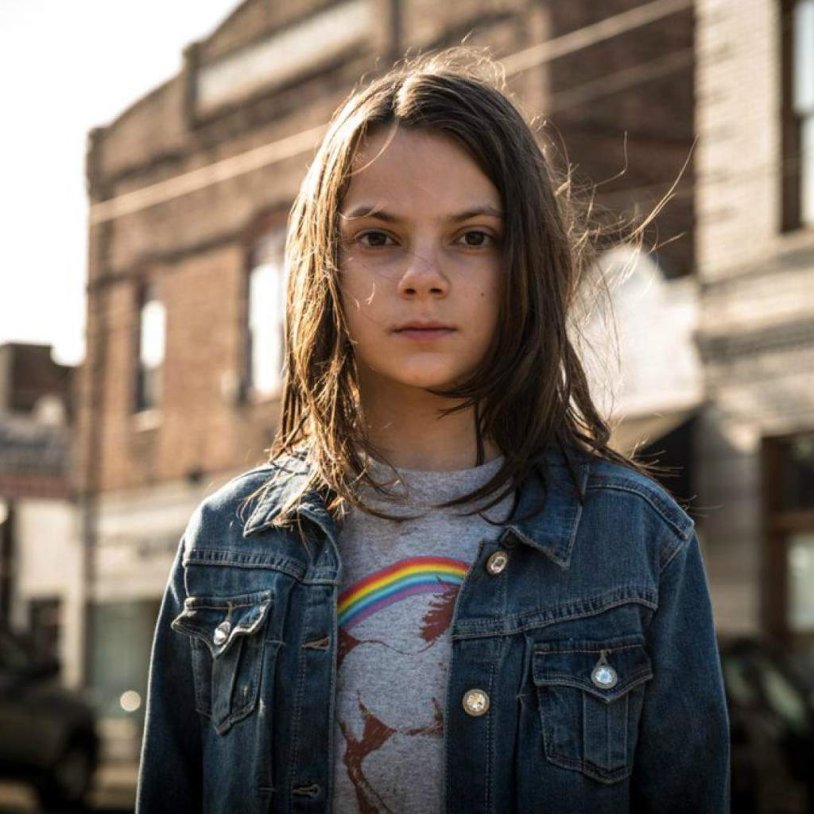 Girl with claws cosplay