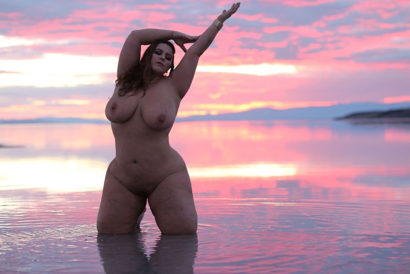 Model plus saz london Andrews