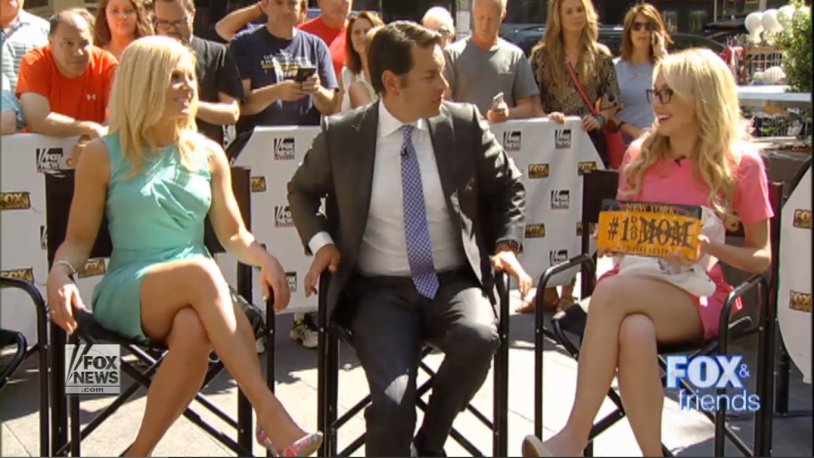 Kelly Ripa Upskirt No Panties with Long Tan Legs