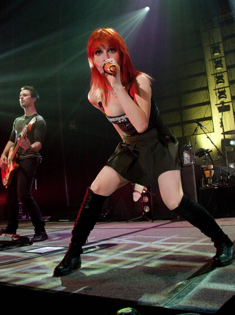 Paramore lit up pussy