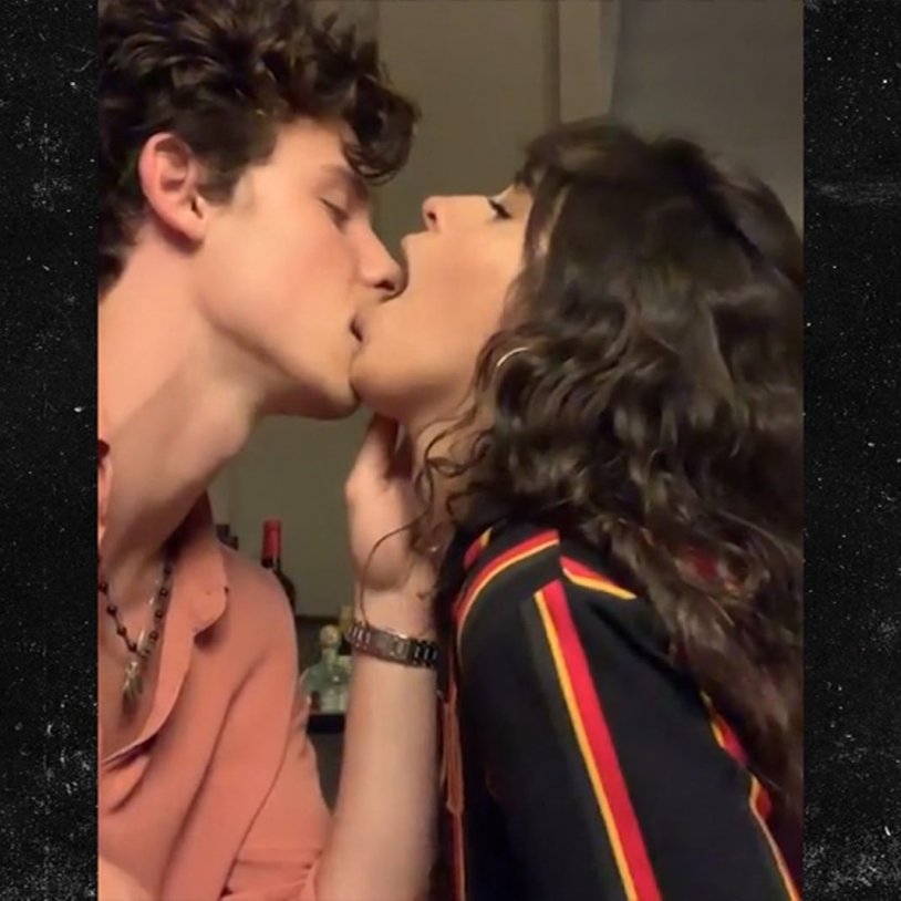 Camila Kabello and Sean Mendes kiss