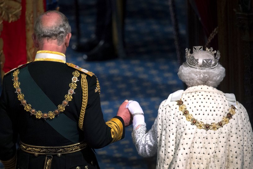 Queen of Great Britain Elizabeth 2 and Paddington