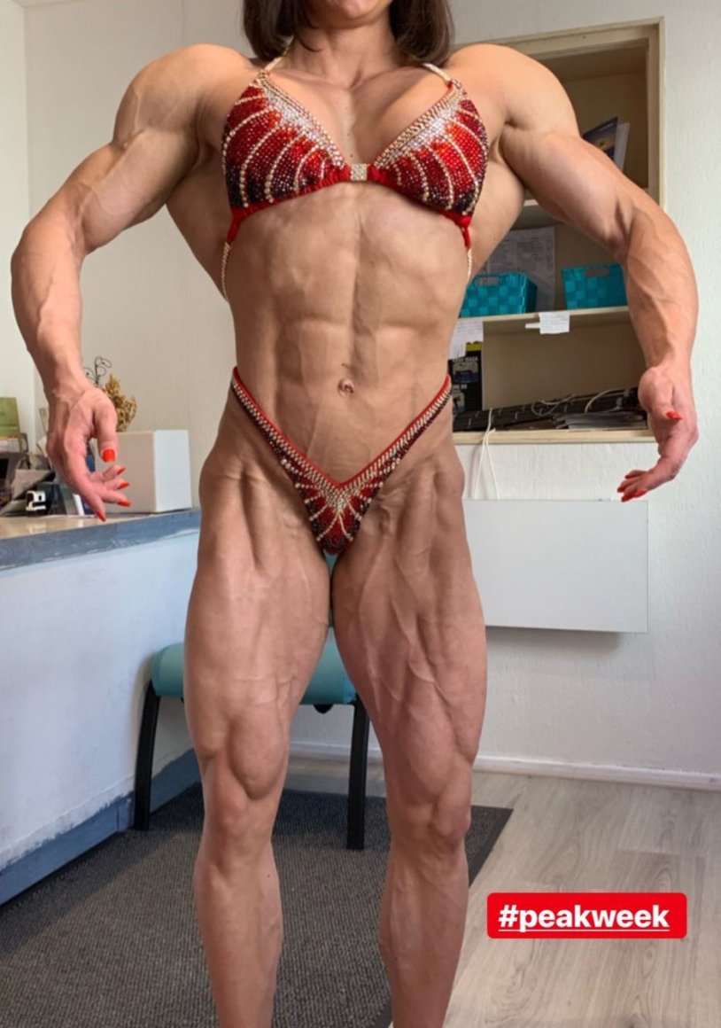 Anne Mohn Weight Height