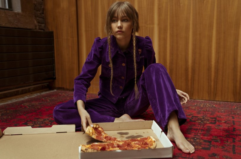 GRACE AVERY VANDERWAAL HOT