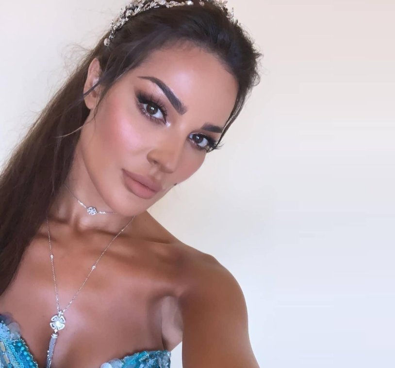 Nadine Nassib Njim to plastic