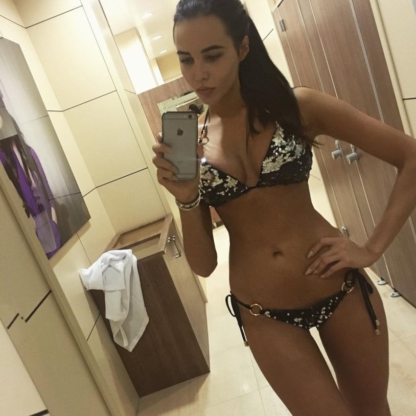 Anastasia Reshetov's leg