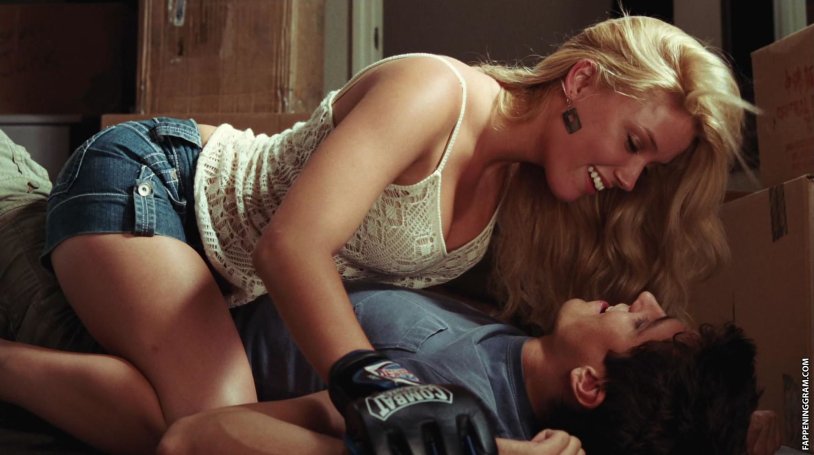 Amber Hurd in the film never give up