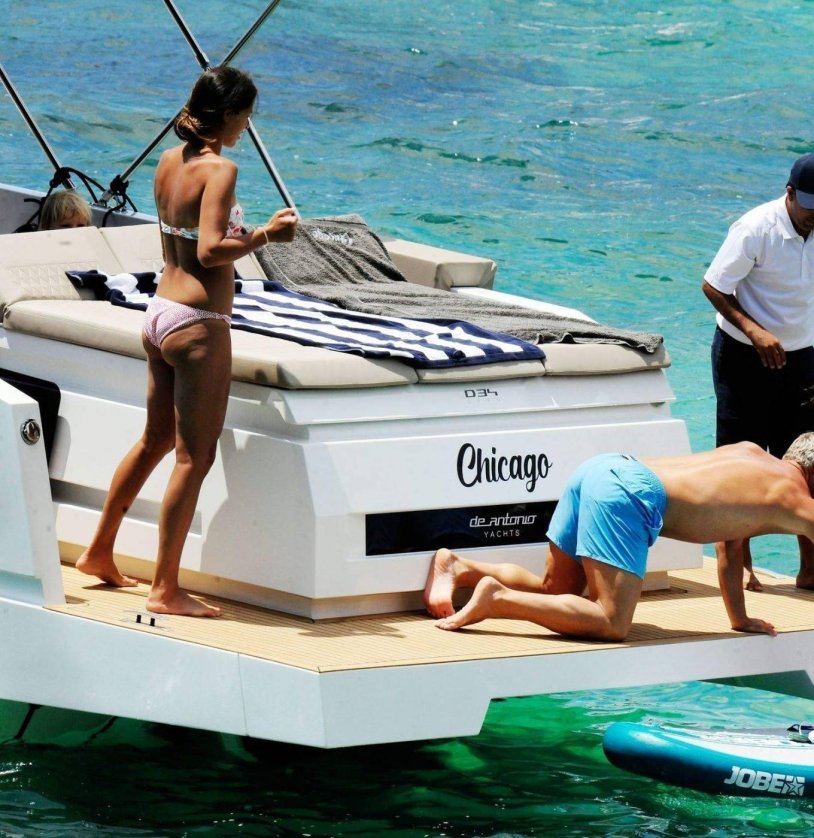 Anna Ivanovich is completely naked