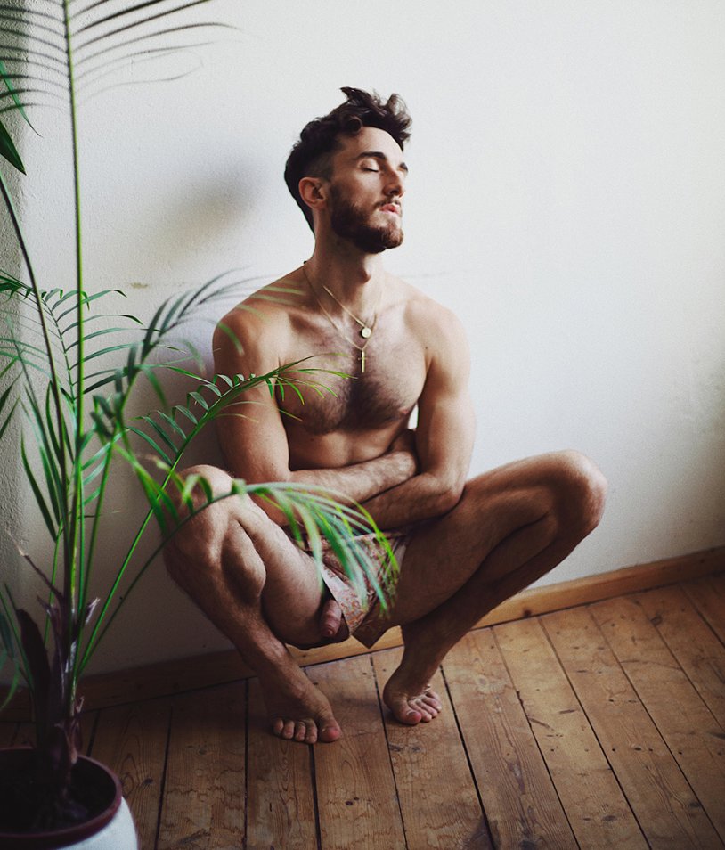 Archo Morris naked without panties