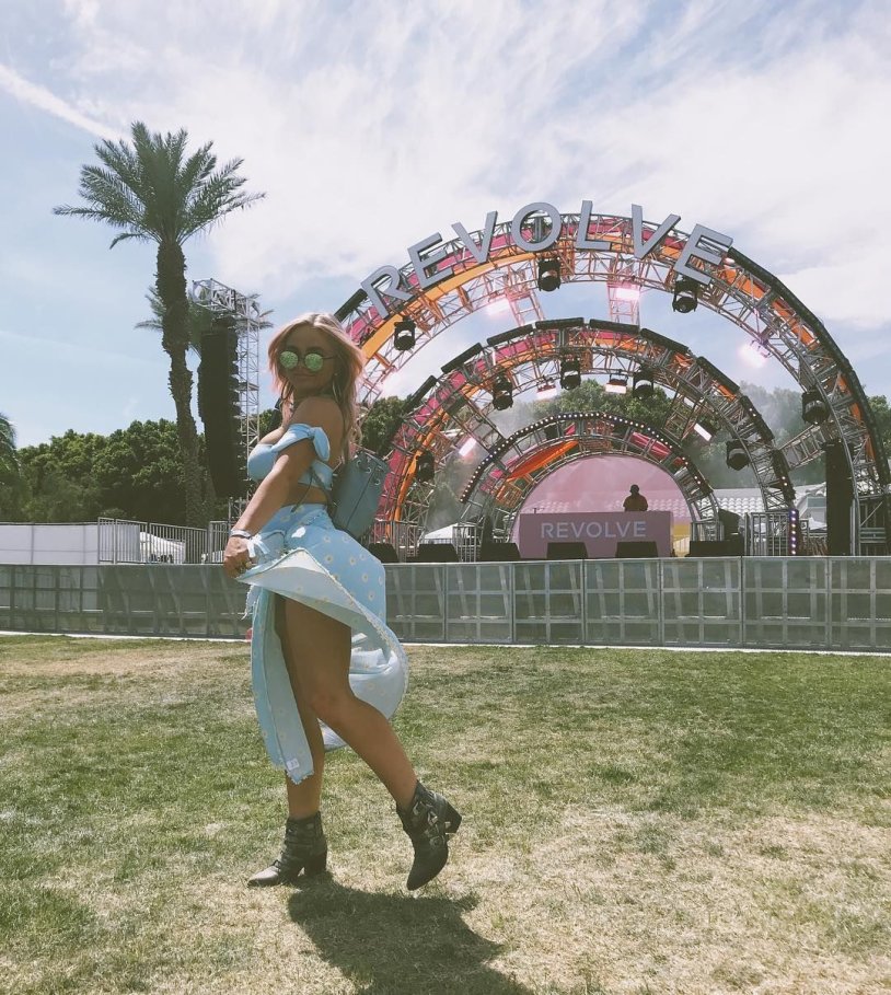 Natalie Elin Lind with sisters